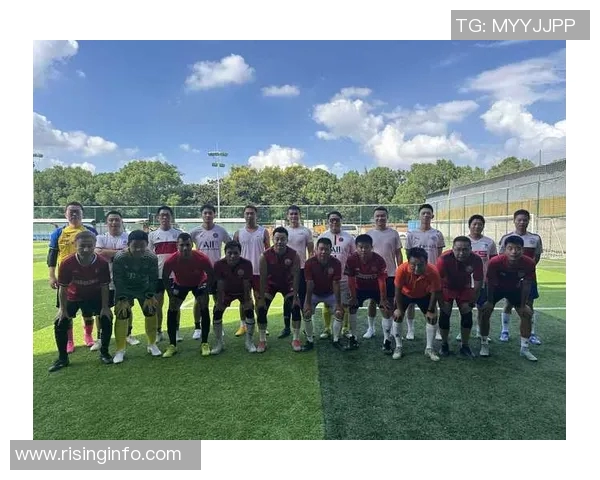 南京足球队的团队协作探讨：如何在比赛中实现默契与配合