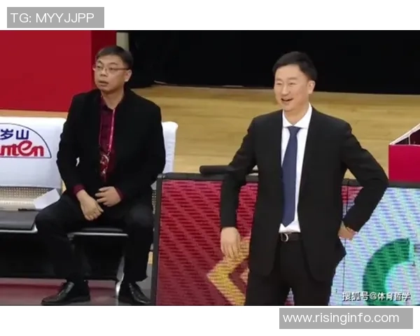 成都攀岩队与西安攀岩队赛后复盘分析两队比赛节奏与表现对比