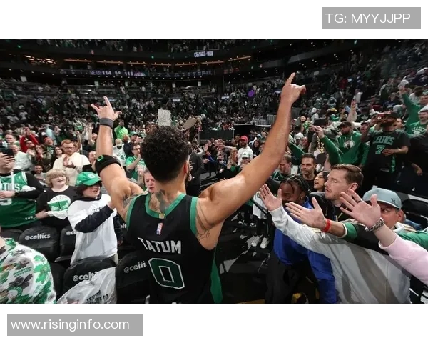 黄蜂与魔术激战正酣球迷期待精彩对决与精彩瞬间