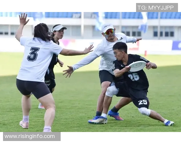 南京飞盘队在比赛中的快速转换与战术调整分析 南京飞盘队在比赛中的快速转换与战术调整分析