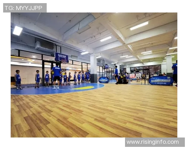 篮球明星灯箱点亮运动激情展现球场魅力与明星风采的完美结合